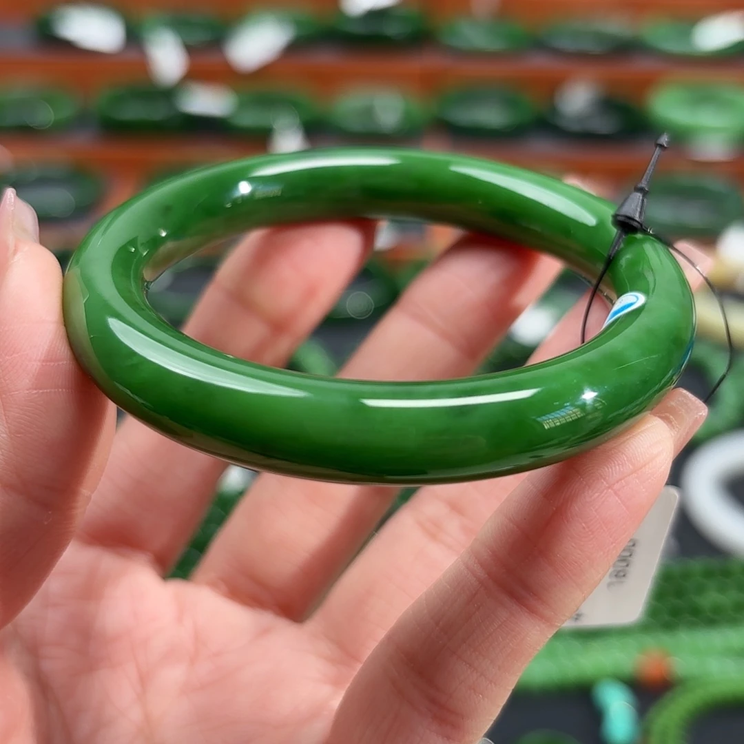 和田玉未镶嵌手镯54圈