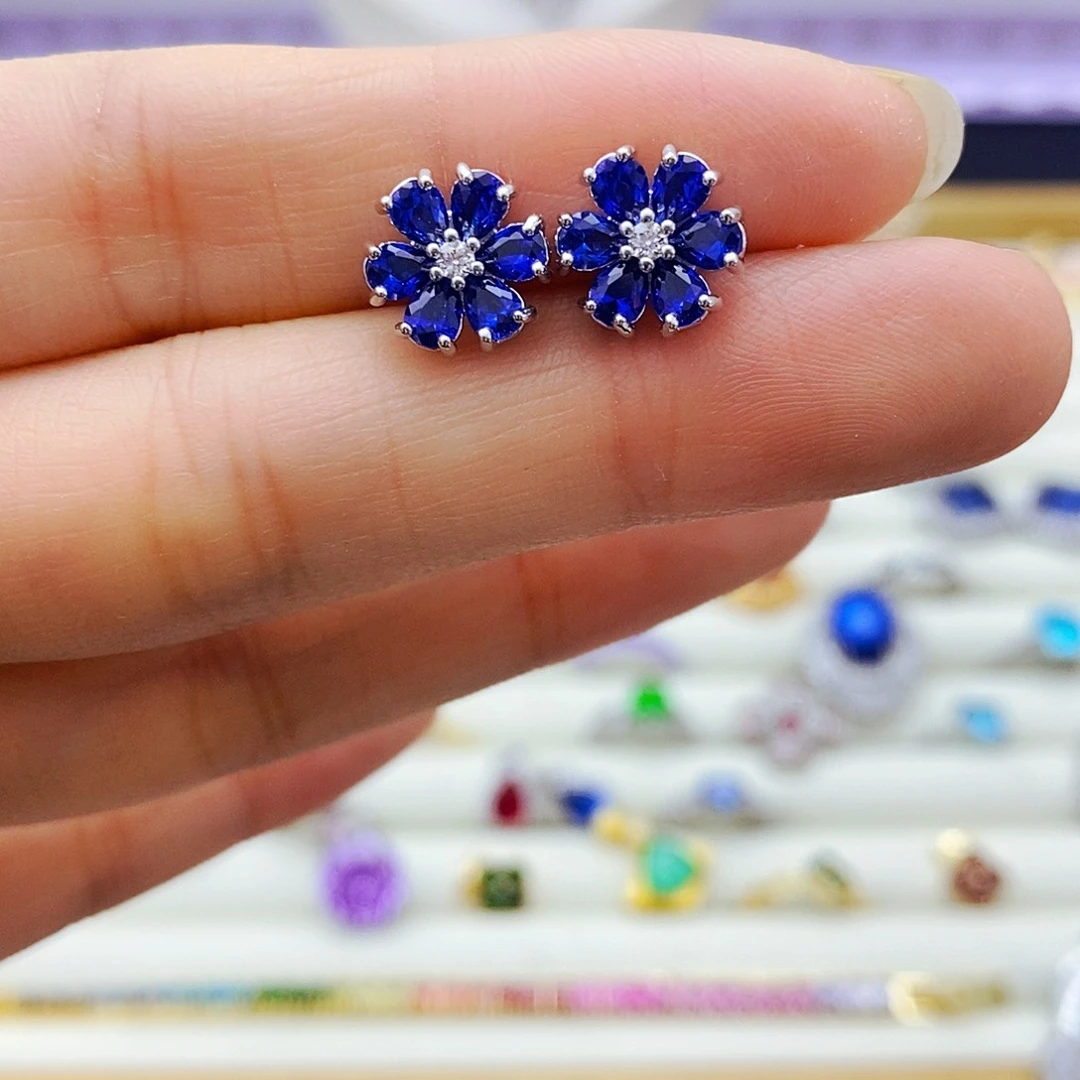 耳饰蓝宝石未镶嵌