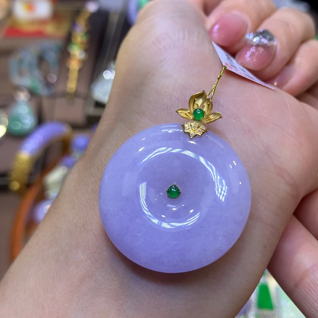 丹***儿颈饰18K金镶嵌翡翠