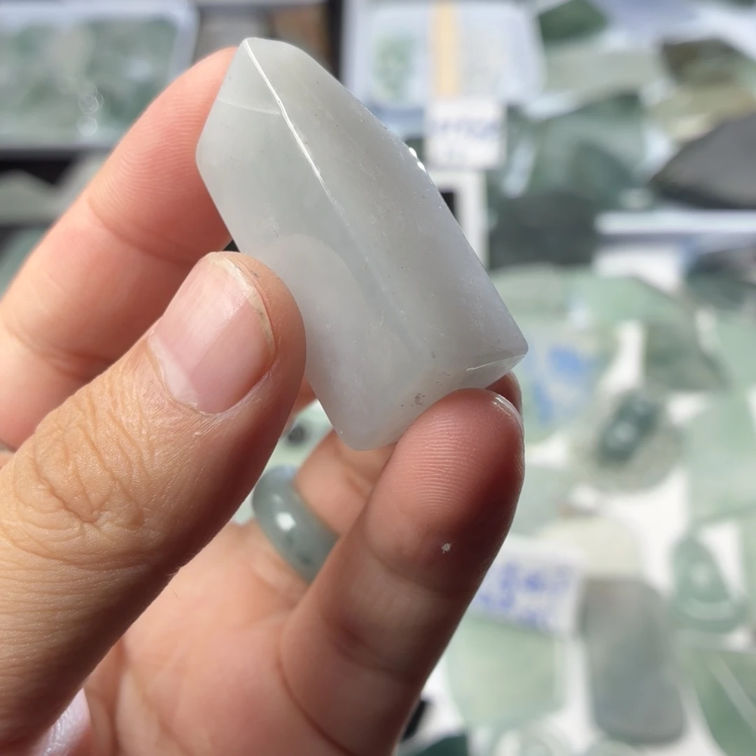 定制翡翠未镶嵌天然缅甸翡翠a货高糯化边角料