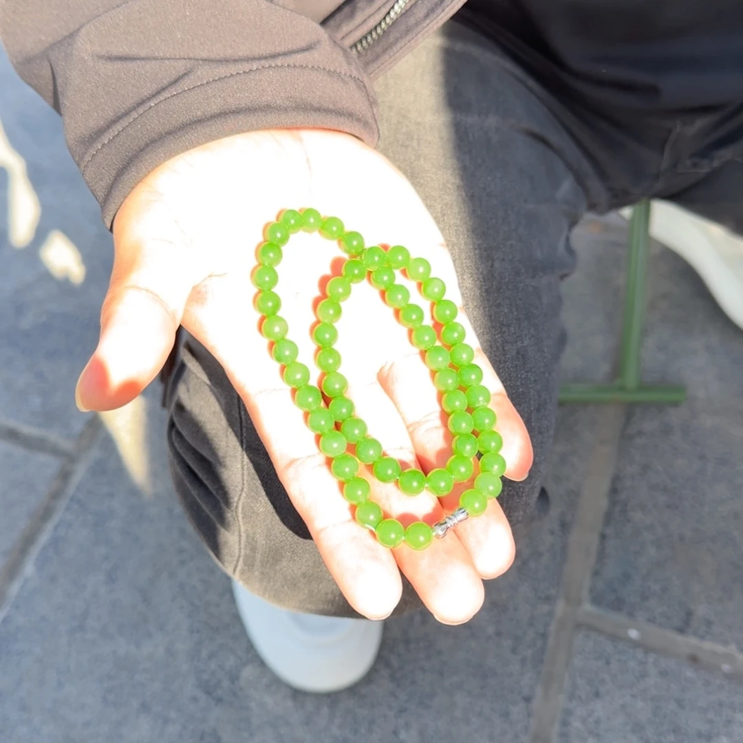 顺***儒颈饰未镶嵌和田玉俄碧纯净版高尖卡8