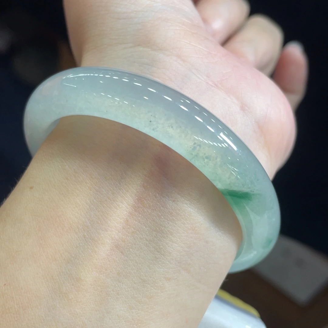 翡翠未镶嵌手镯54贵妃 包容捡大漏