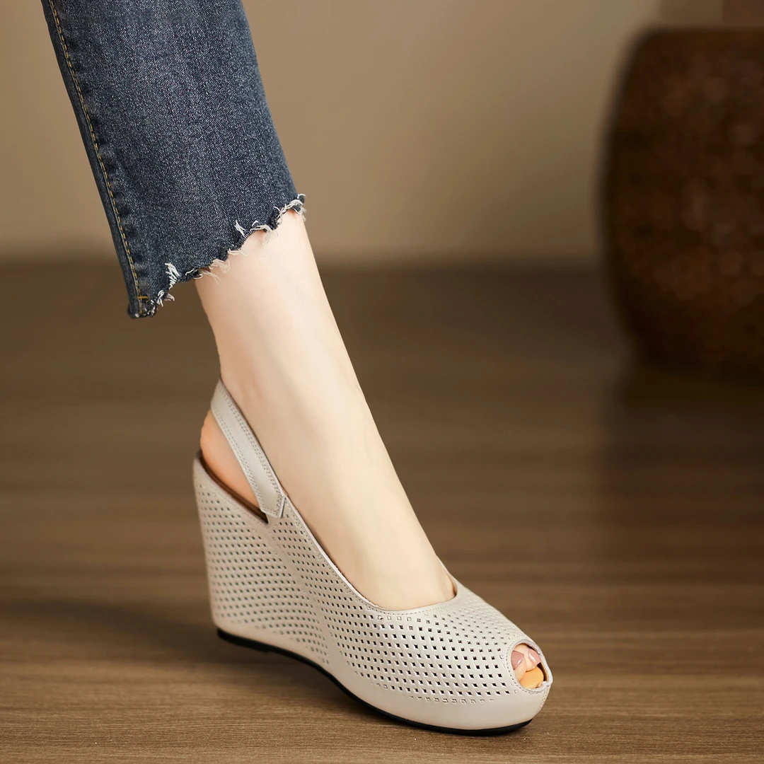 小个子手工女鞋10cm~新款一字扣带编织镂空坡跟凉鞋不累脚高跟鞋