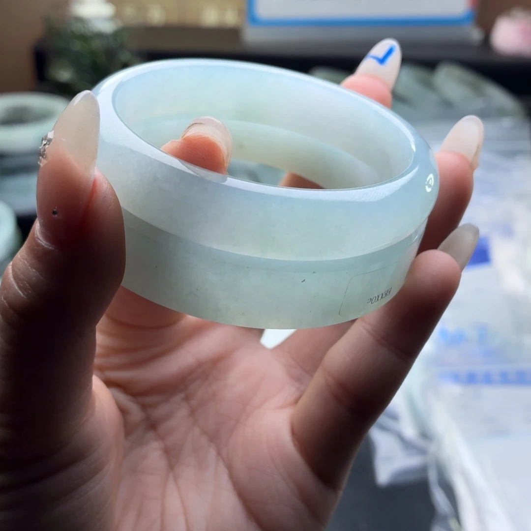 听***华定制翡翠未镶嵌翡翠手镯翡翠