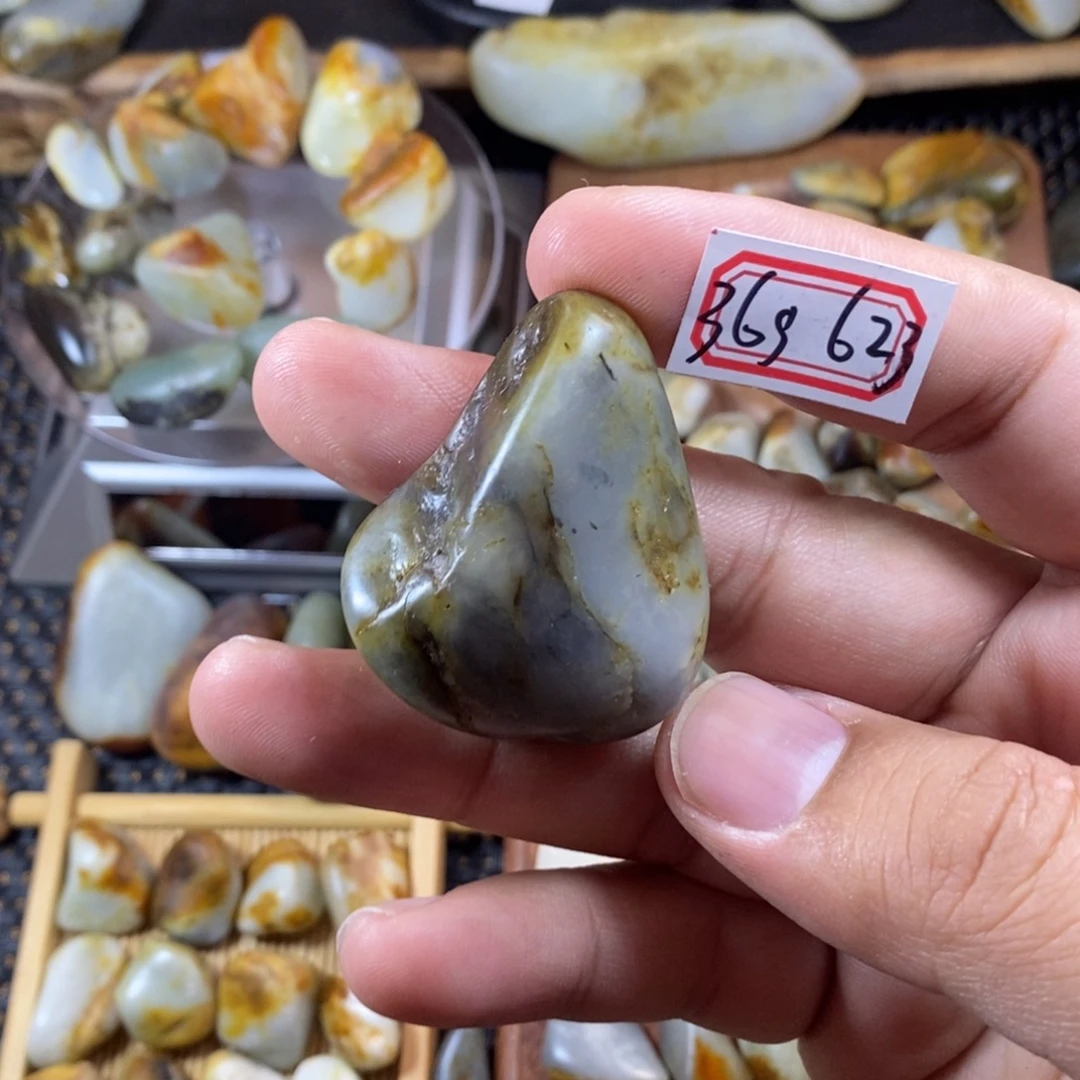 和田玉（糖玉）未镶嵌挂件