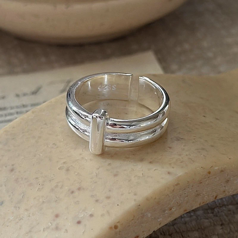 925银戒指 韩版小众设计感质感一字戒指韩式风时髦简约指环J590