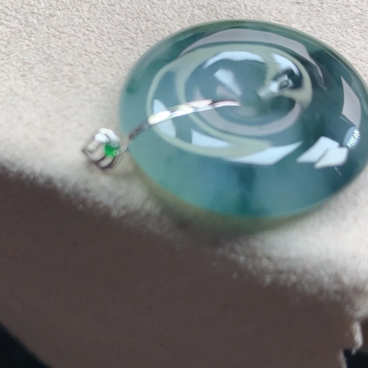 翡翠颈饰18K金镶嵌吊坠