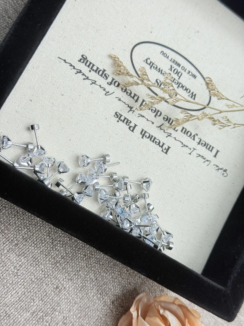 钛钢锆石耳饰 A94  双色玫瑰切锆石6mm耳骨钉耳钉耳蜗钉