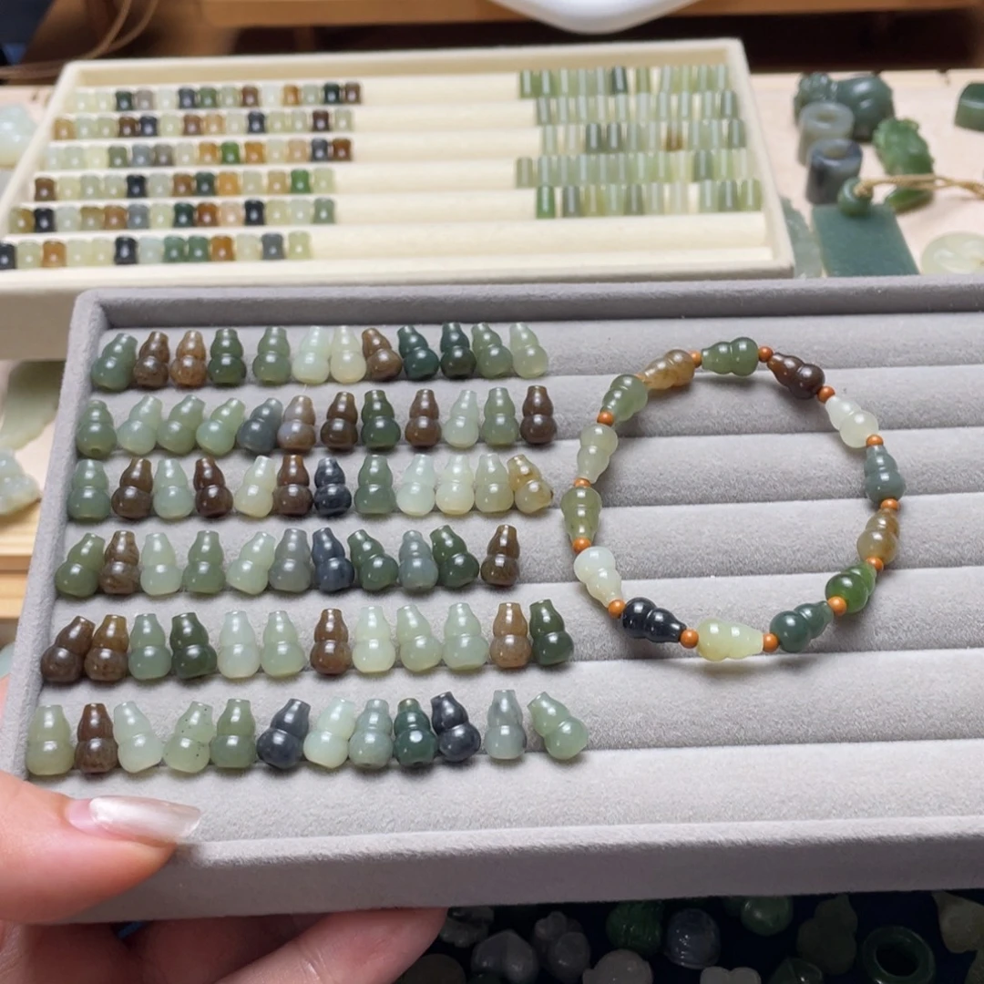 和田玉未镶嵌吊坠(不含链)一颗