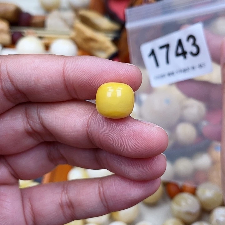 大***旭蜜蜡未镶嵌珠宝奇石粉12.8