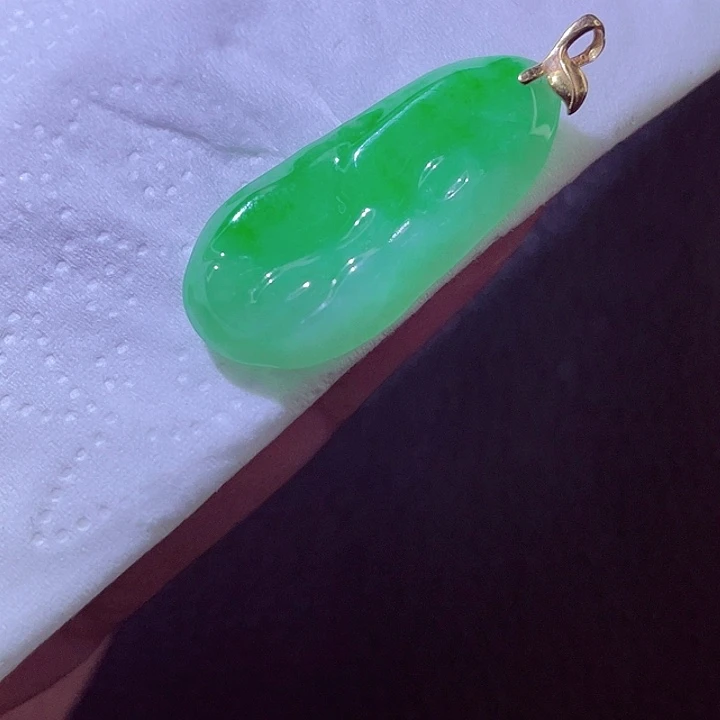 翡翠18K金镶嵌颈饰翡翠