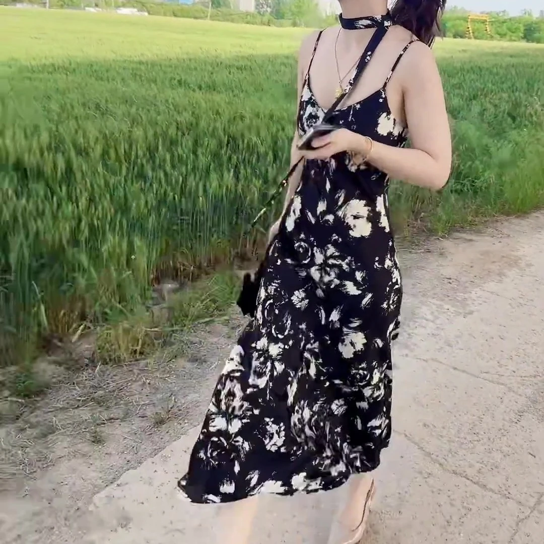 爆款时尚气质V领花吊带裙女显瘦连衣裙