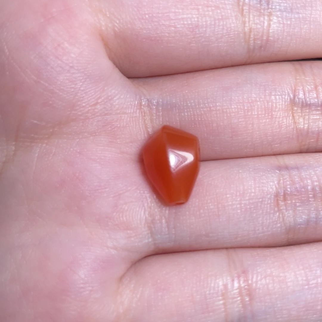 未镶嵌保山鲨鱼背三通9mm+南红玛瑙