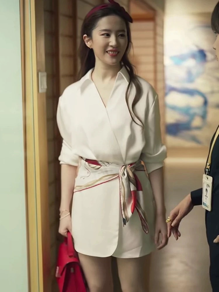 2025夏季新款刘亦菲明星同款休闲翻领V领长袖白色衬衫连衣裙