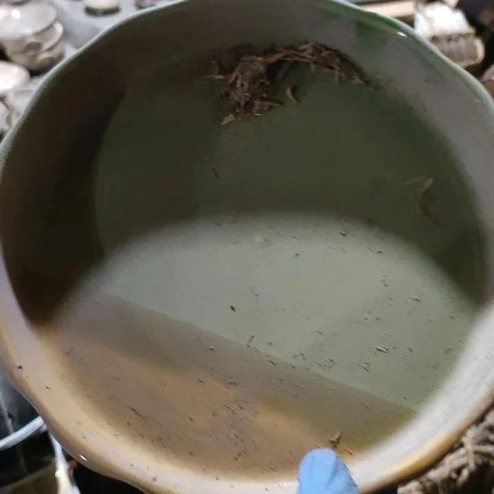 摆件盘子碗茶壶啥都有