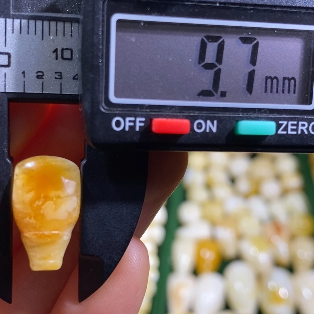 蜜蜡未镶嵌裸石配饰