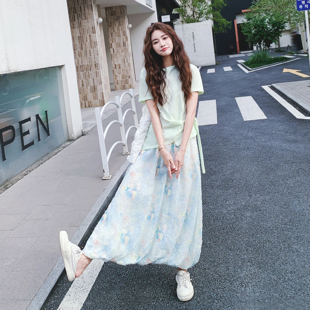 夏季ootd穿搭韩系减龄套装裙女设计感不规则T恤碎花半身裙两件套