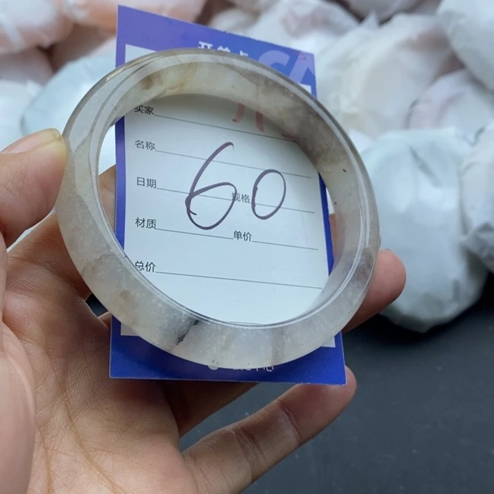 未镶嵌手镯石英质玉