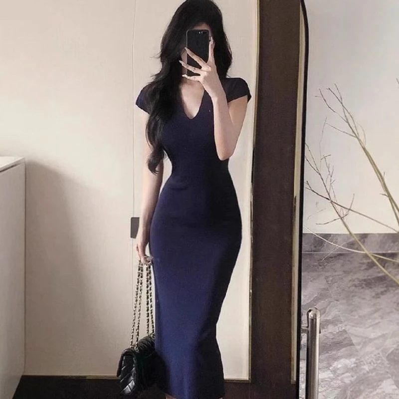 御姐风蓝色V领针织连衣裙女2024夏季新款修身显瘦包臀长裙小妈裙