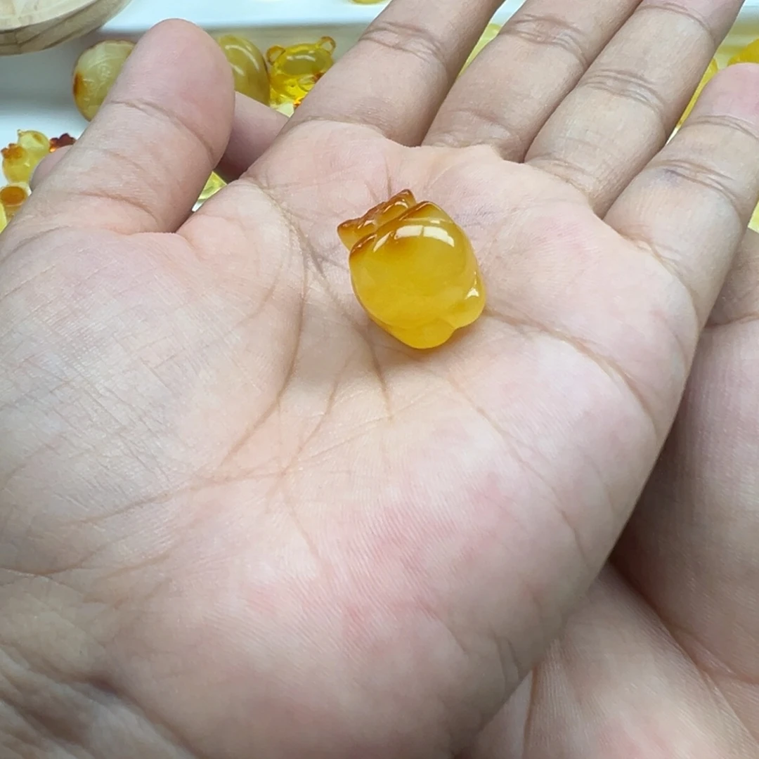 琥珀未镶嵌珠宝奇石趴趴猫打孔不退换