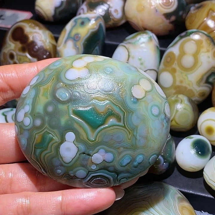 金***蛙玛瑙/玉髓未镶嵌珠宝奇石