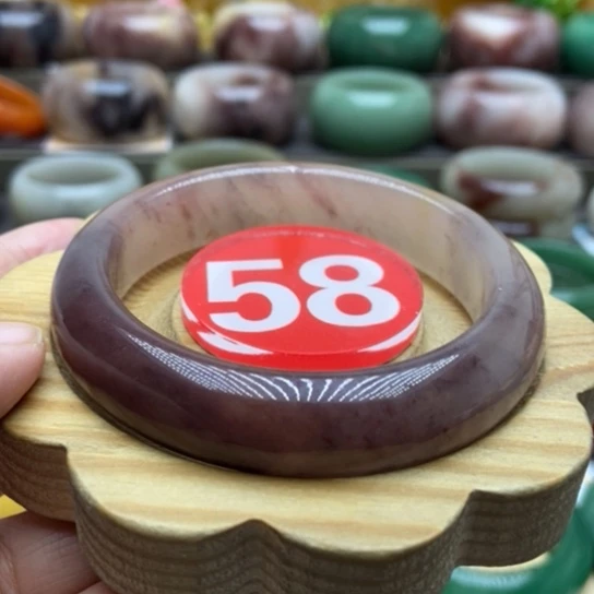 未镶嵌手镯石英质玉