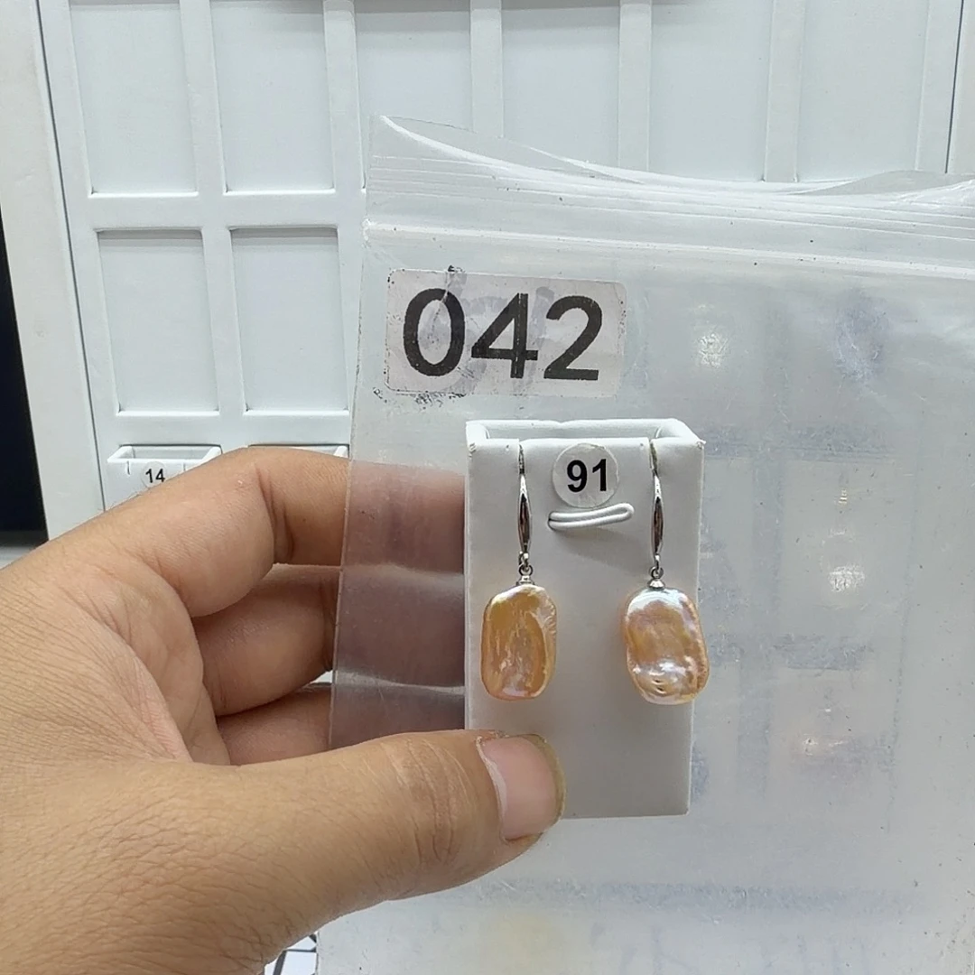 淡水珍珠颈饰合金