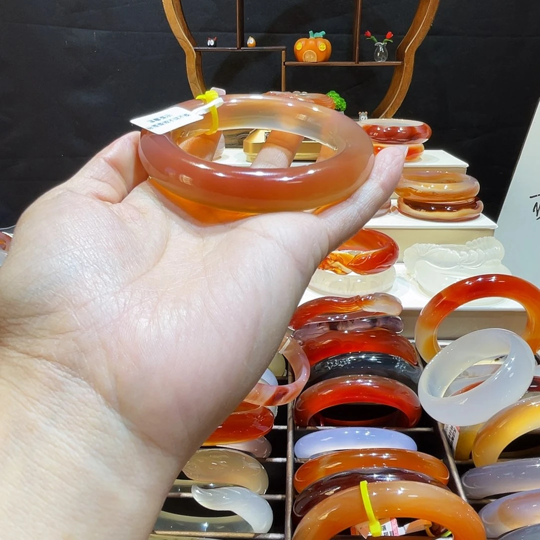 এ***࿐玛瑙/玉髓未镶嵌手镯