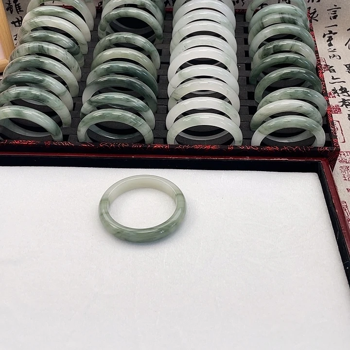 石英质玉未镶嵌手镯0205