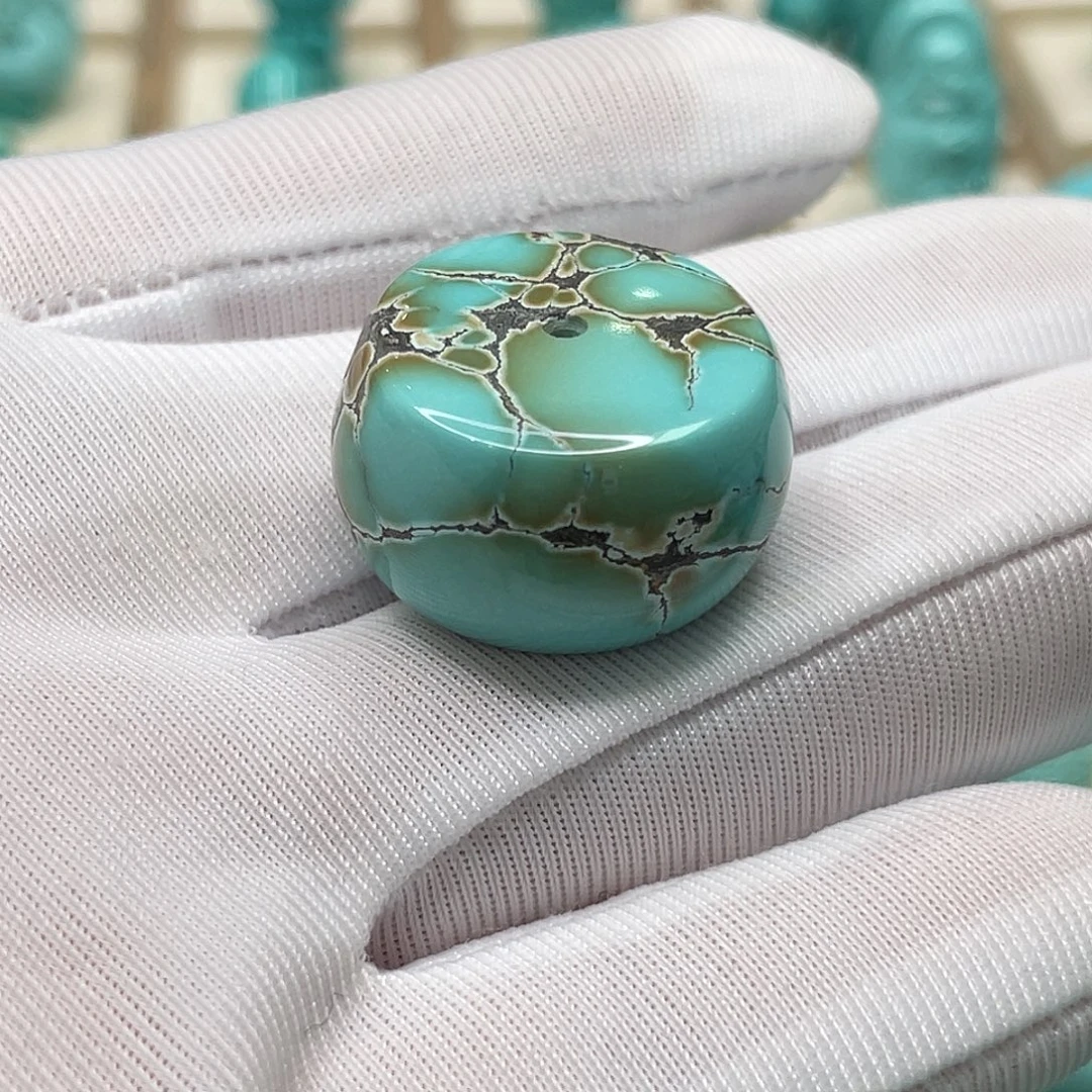 绿松石未镶嵌挂件