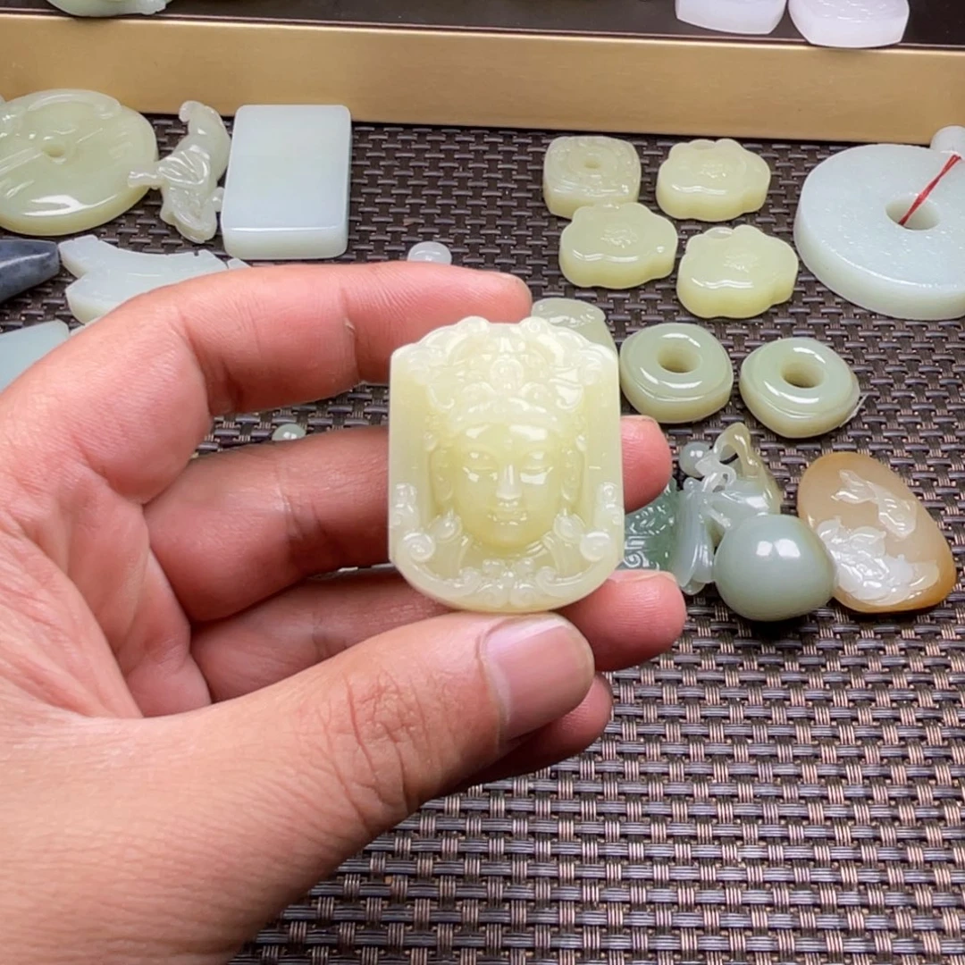 和田玉未镶嵌挂件