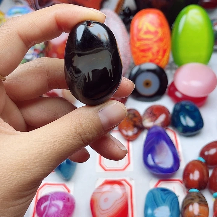 玛瑙/玉髓未镶嵌珠宝奇石