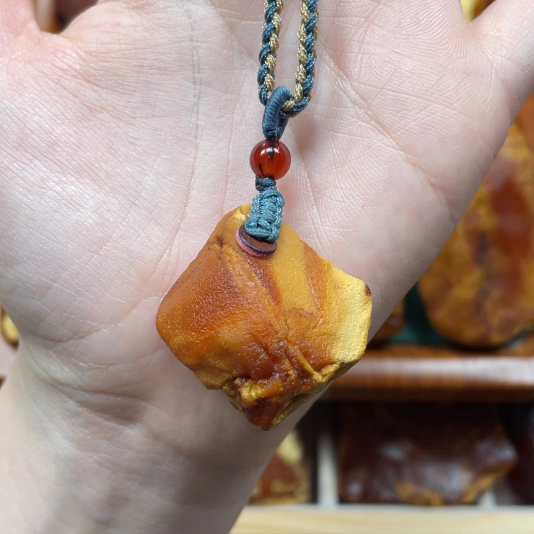 琥珀珠宝奇石未镶嵌