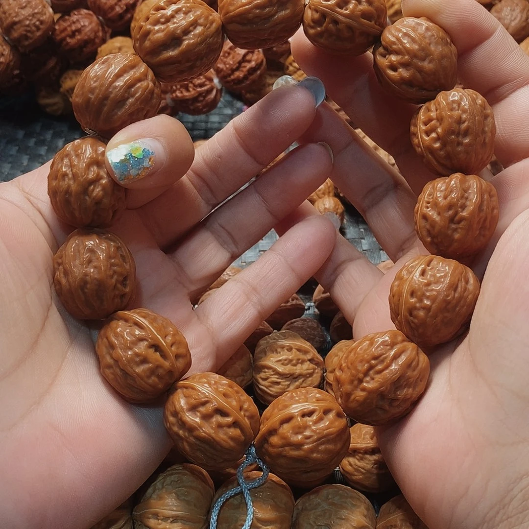 文玩核桃吊坠树皮纹