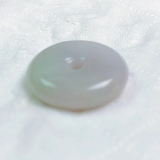 翡翠颈饰未镶嵌小*吊坠