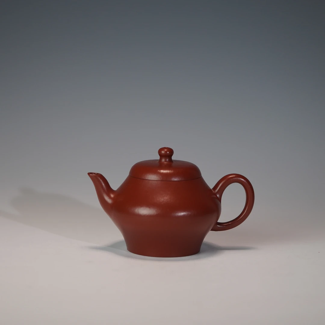 lot.21423 吴春蘭 小煤窑朱泥宫灯壶 140cc