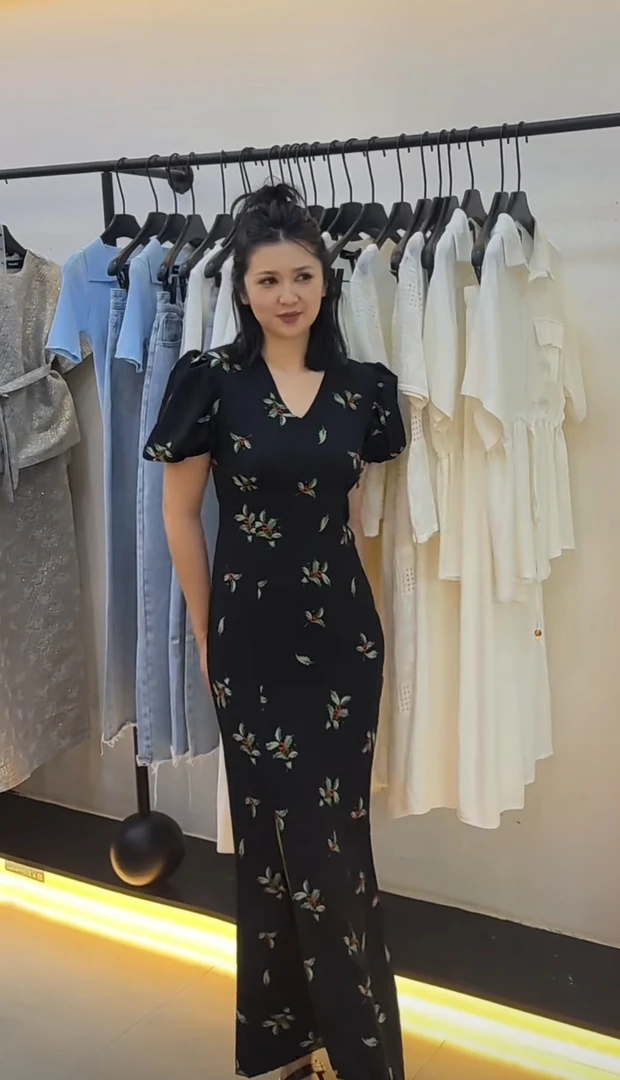 DELYURA法式优雅碎花V领开叉收腰显瘦包臀鱼尾夏季连衣裙