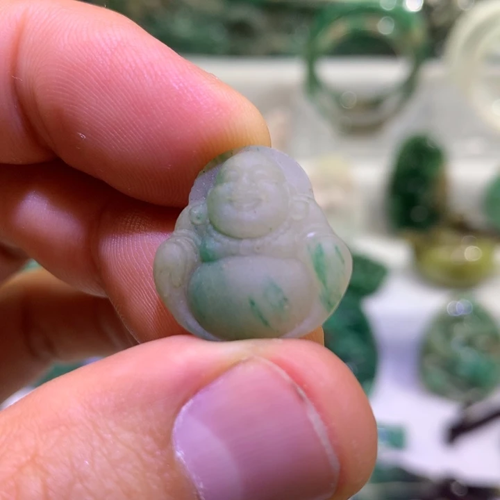 豫***瀚独山玉未镶嵌颈饰