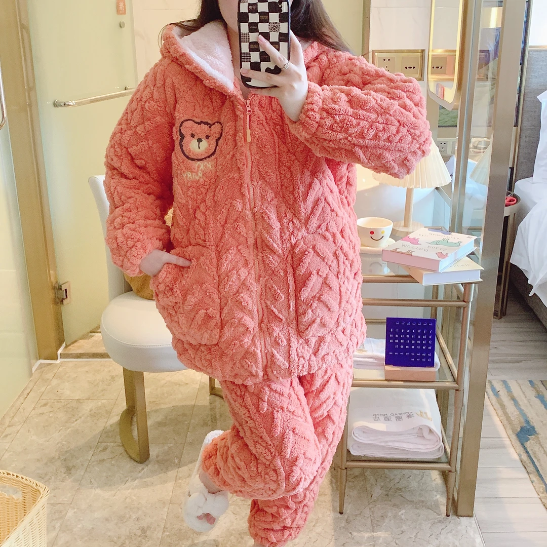 女冬三层夹棉加厚睡衣可爱卡通宽松家居服拉链加绒保暖连帽可外穿