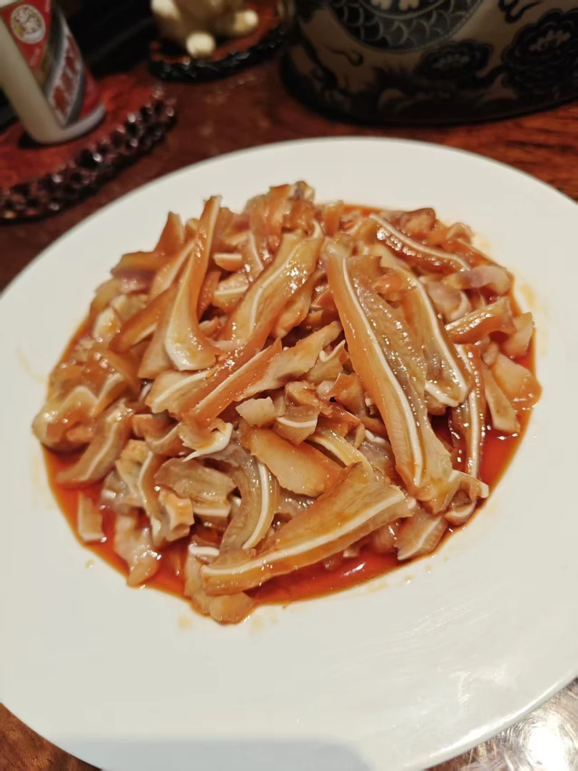 香辣红油猪耳开袋即食香辣爽口零食下酒菜