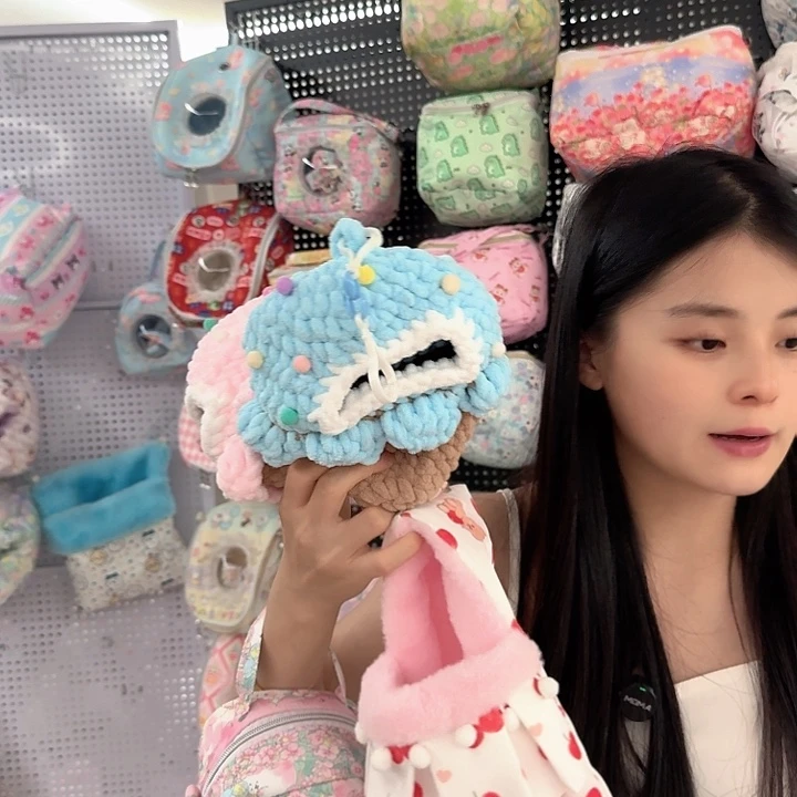 蜜袋鼯2个冰淇淋窝一个睡袋