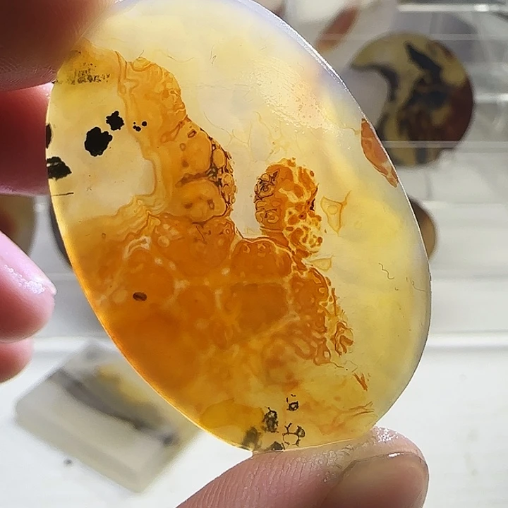 玛瑙/玉髓未镶嵌珠宝奇石