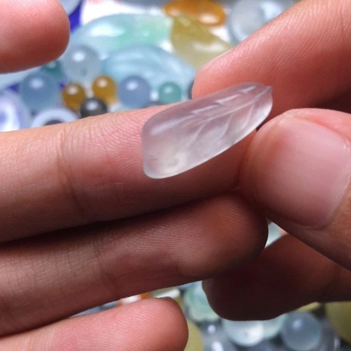 定制翡翠未镶嵌挂件