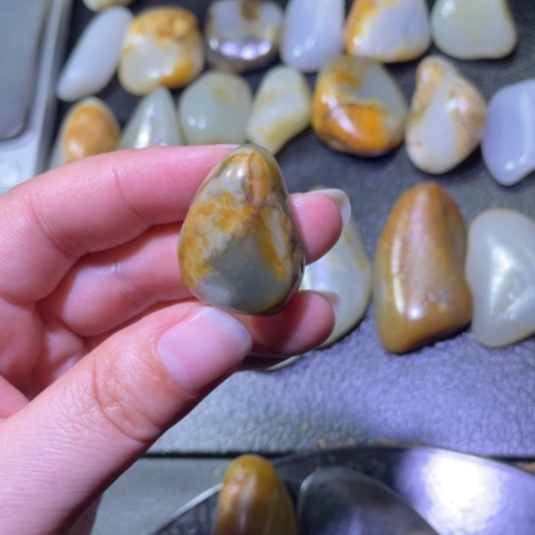 【闪购商品】颈饰未镶嵌和田玉（子料）