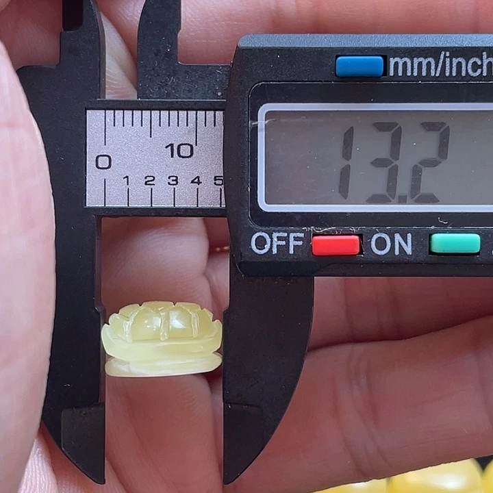 蜜蜡未镶嵌裸石45号