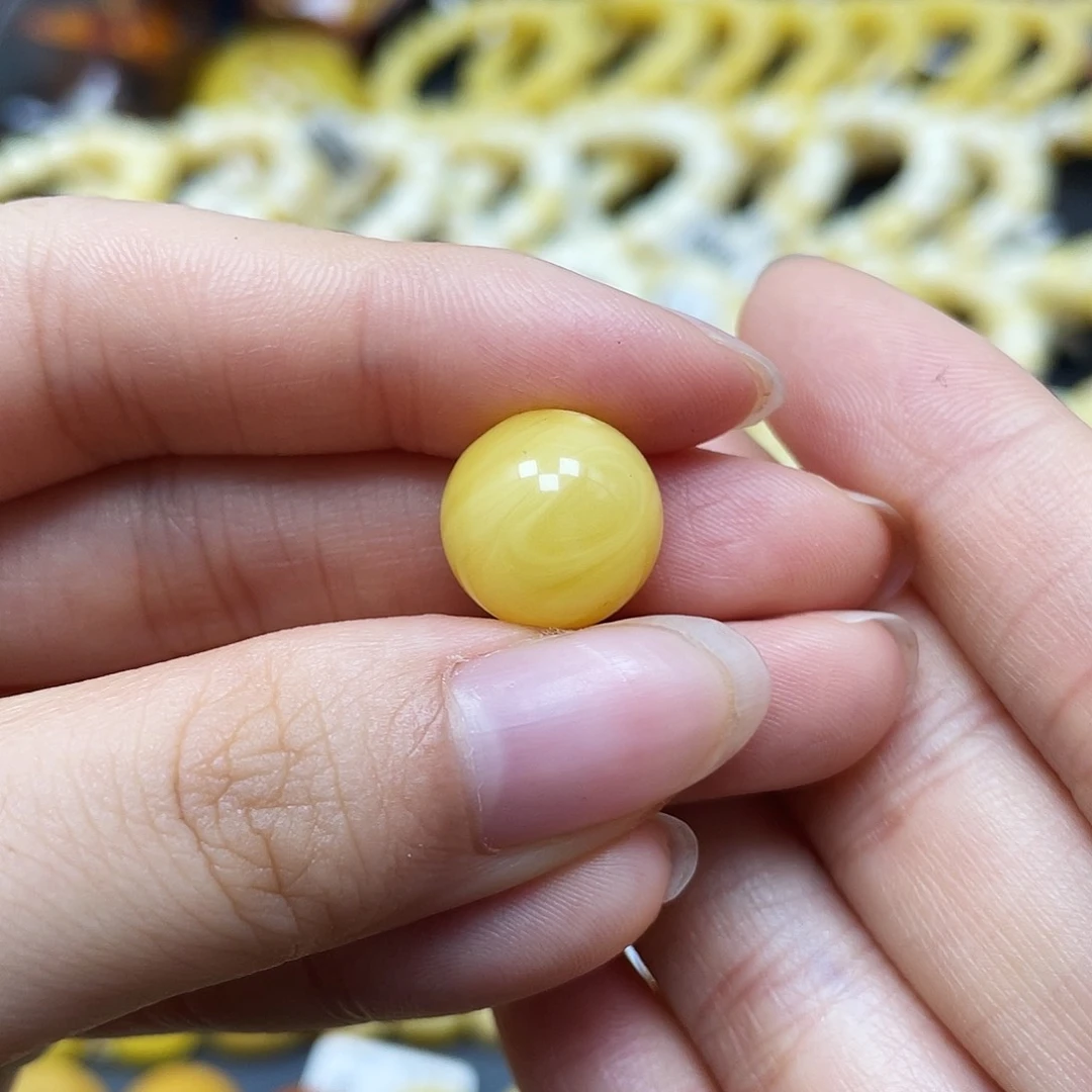 未镶嵌蜜蜡裸石圆珠13mm瑕