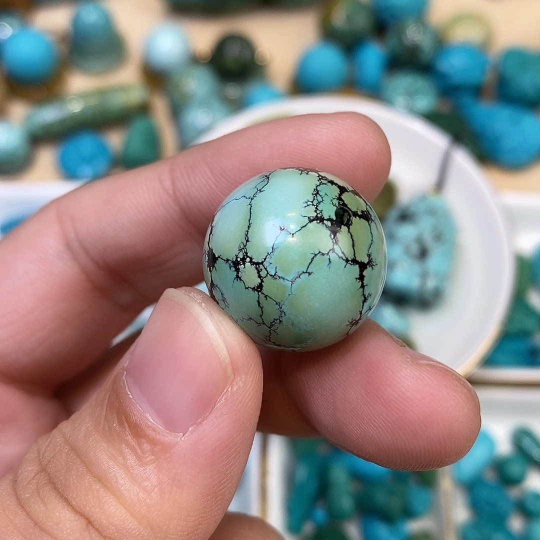 婉***妈绿松石未镶嵌三彩圆珠