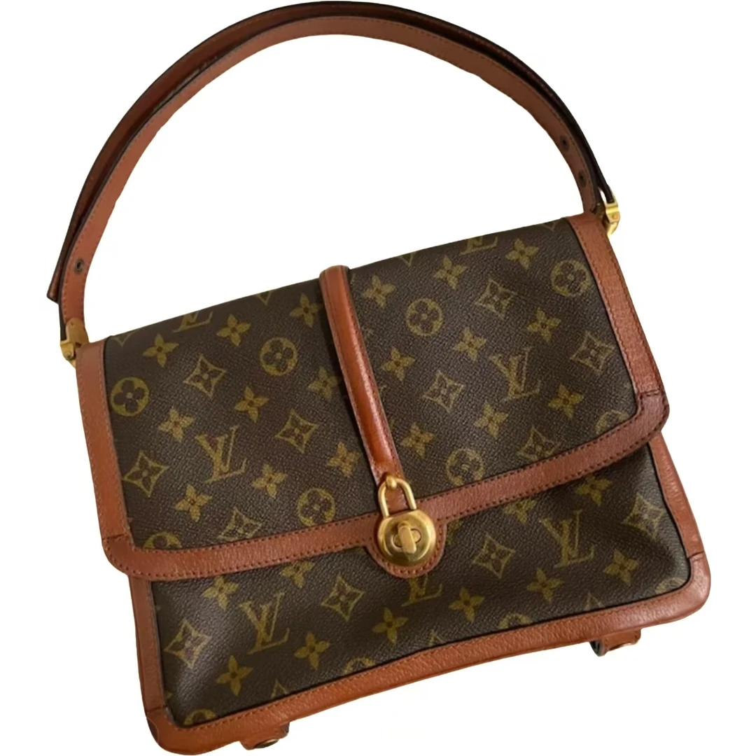 95新 LV 路易威登 /孤品/金扣中古达芙妮修复品/x