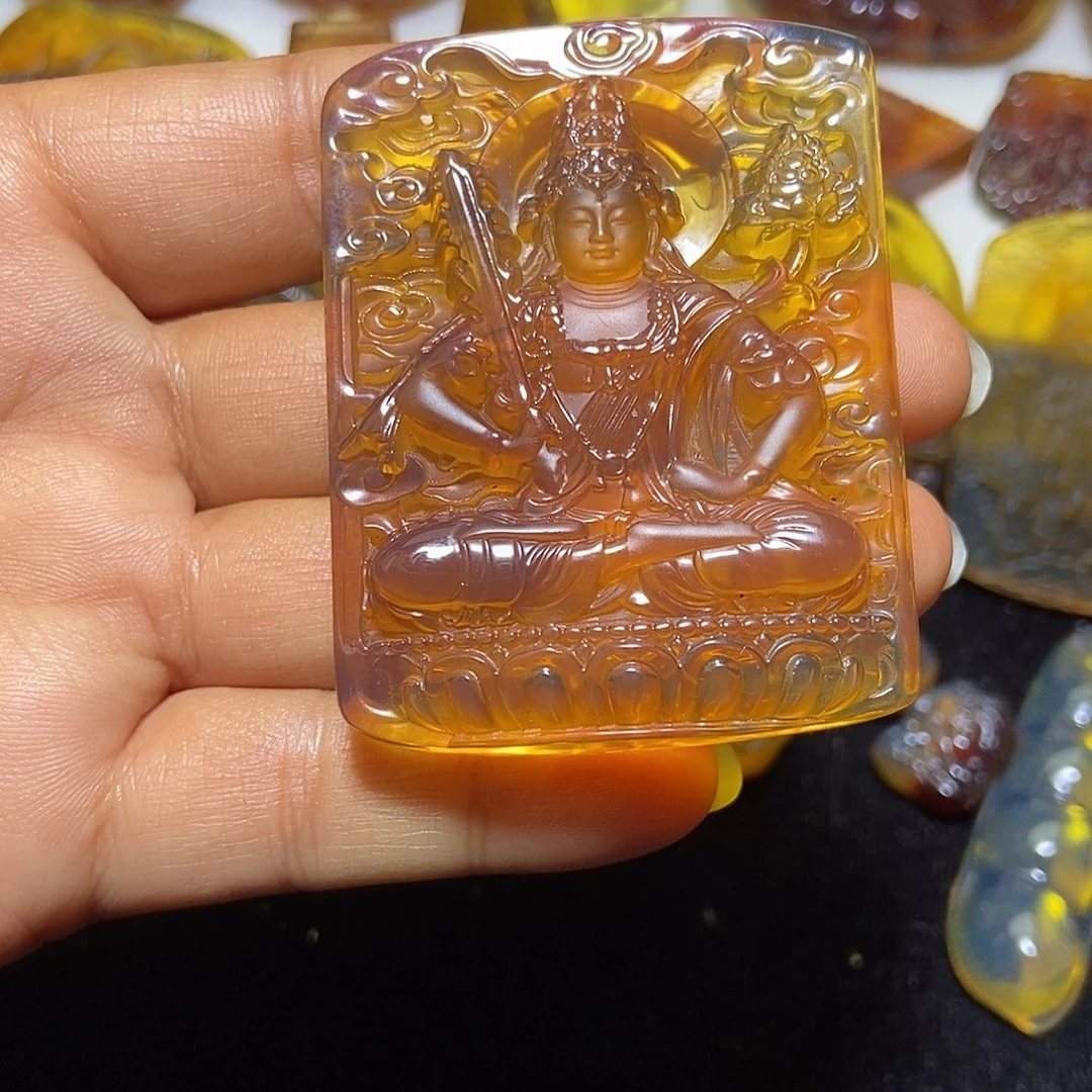 琥珀未镶嵌颈饰虚空