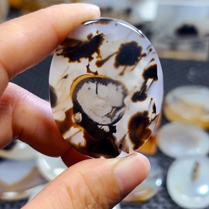 玛瑙/玉髓未镶嵌珠宝半成品